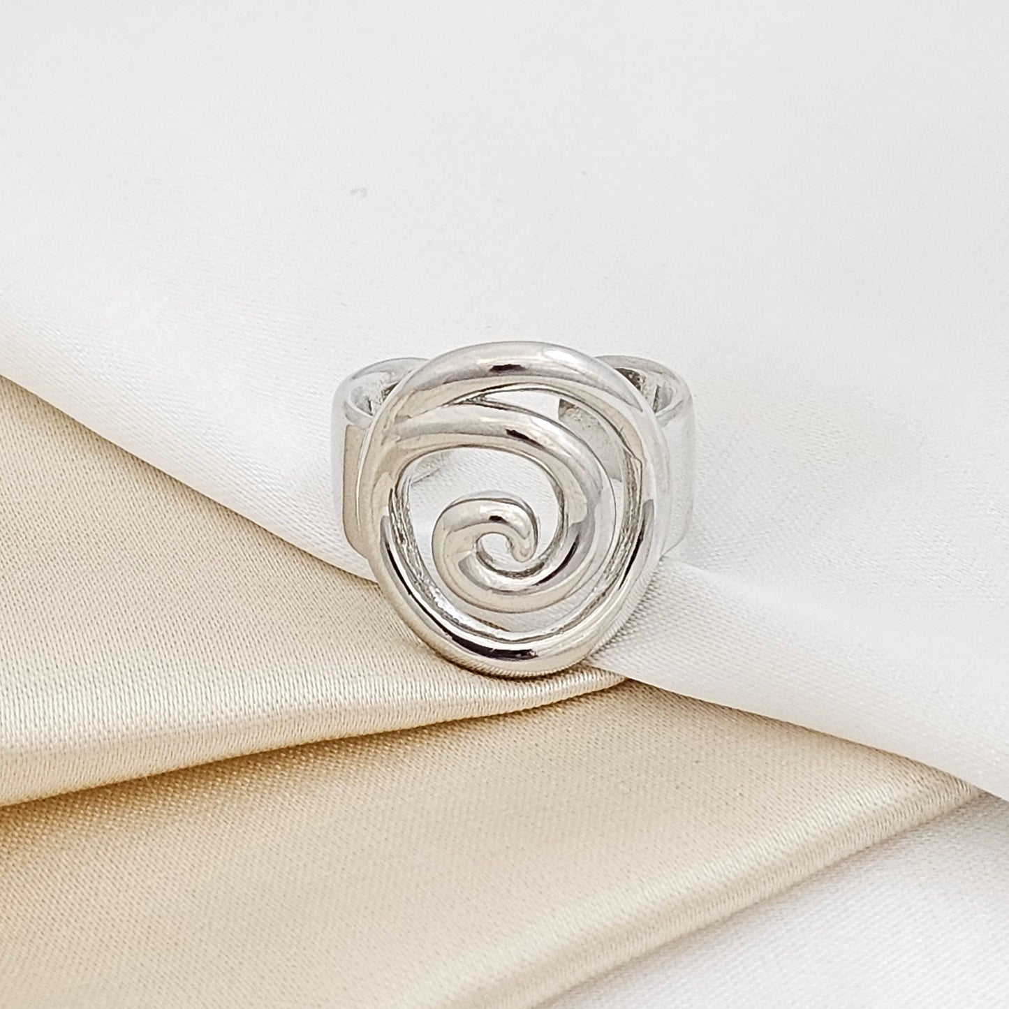 ANILLO CARACOL LISO PLATEADO RF K3977