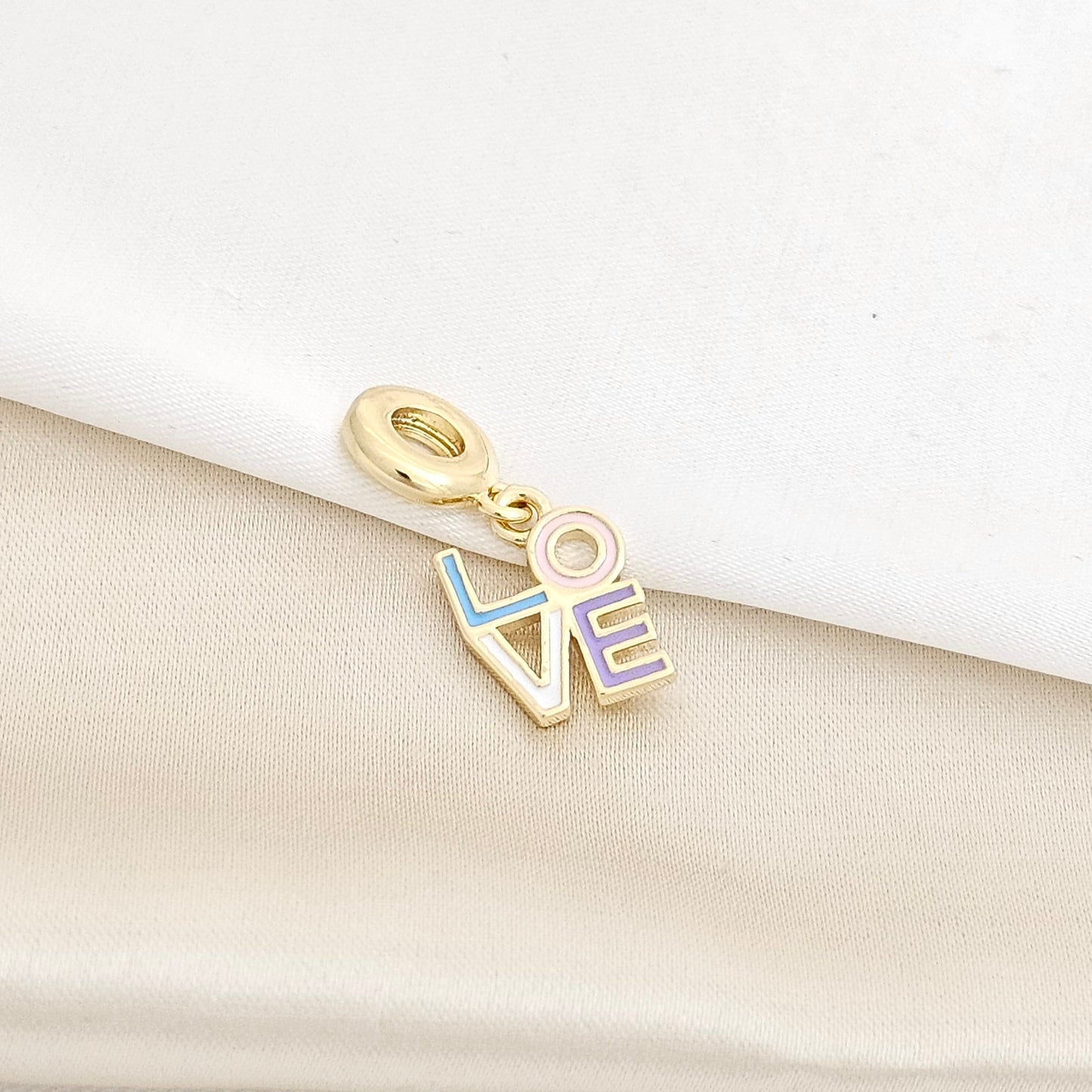 CHARM LOVE COLORES DORADO RF K3888