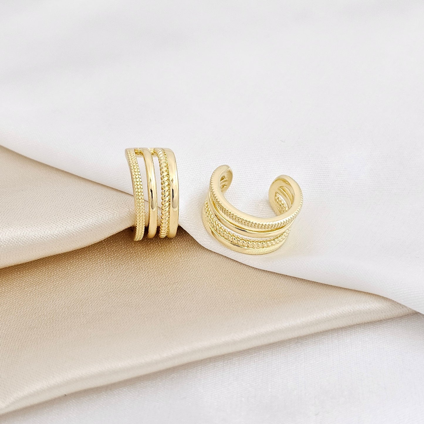 EARCUFF TRES LINEAS ELEGANTES DAMA DORADO RF K4040